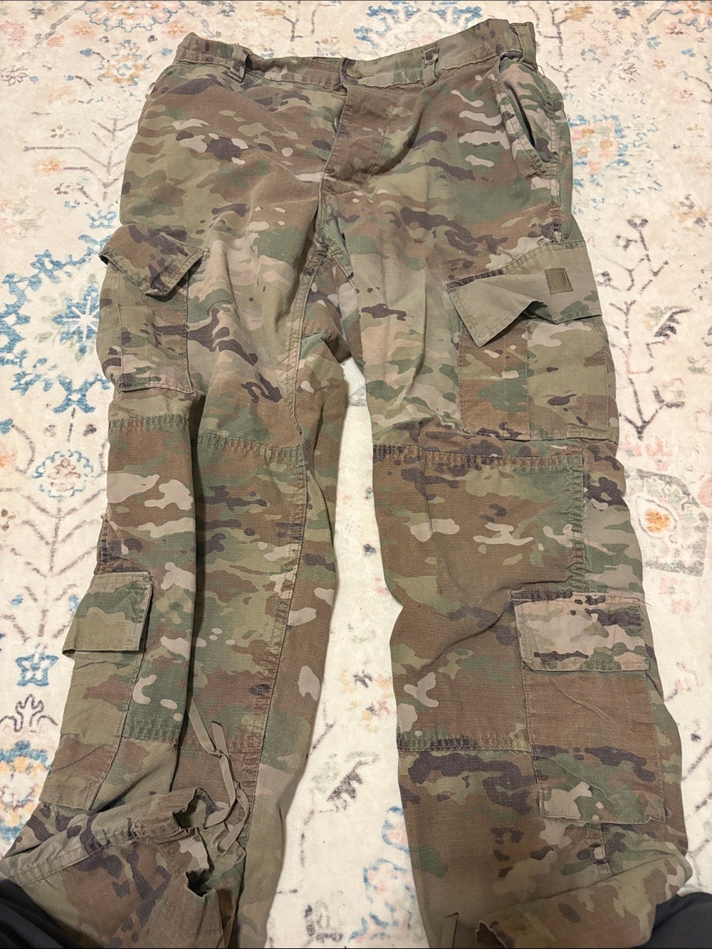 U.S. Army Men's Cargo Pants - Multicam Camo. Unisex. Medium.